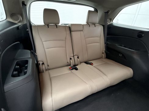 Used 2016 Honda Pilot Touring image 45