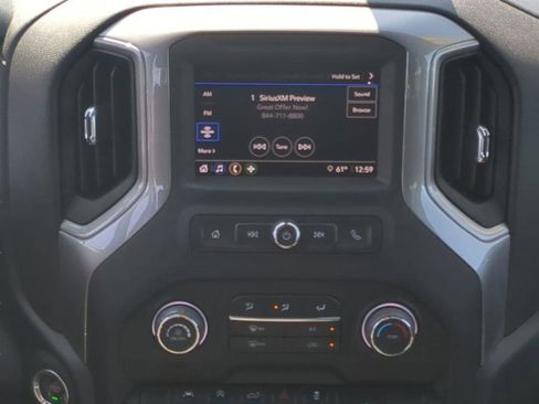 Used 2022 Chevrolet Silverado 1500 Custom image 18