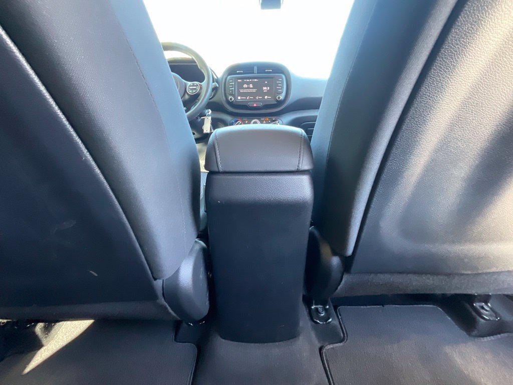 Used 2025 Kia Soul LX w/ LX Technology Package FWD image 25