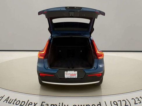 Used 2025 Volvo XC40 B5 Plus AWD/4WD image 9