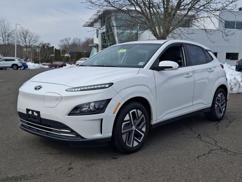 Used 2022 Hyundai Kona SEL w/ Convenience Package image 3