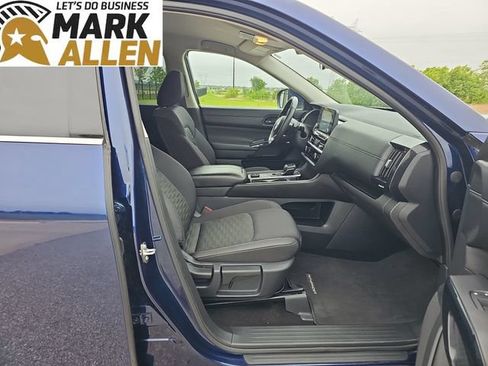 Used 2025 Nissan Pathfinder SV AWD/4WD image 27