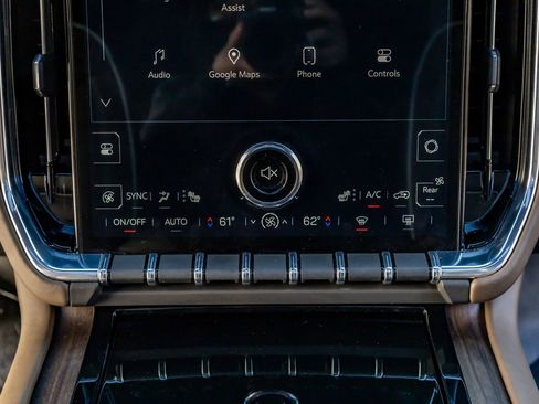 Used 2025 GMC Yukon Denali Ultimate image 28