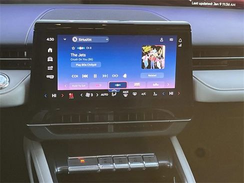 Used 2024 Lincoln Nautilus Reserve image 16