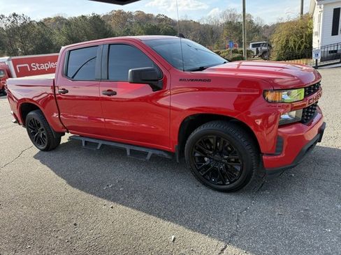 Used 2021 Chevrolet Silverado 1500 Custom image 3