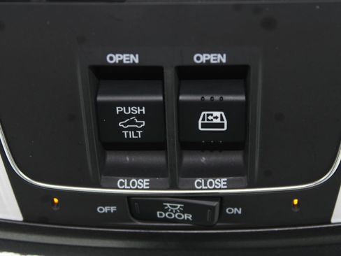 Certified 2025 Honda Ridgeline TrailSport image 11