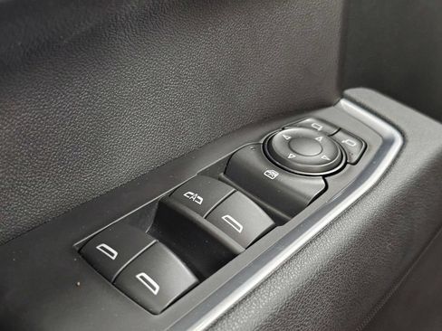 Used 2025 Chevrolet Silverado 1500 LT AWD/4WD image 30