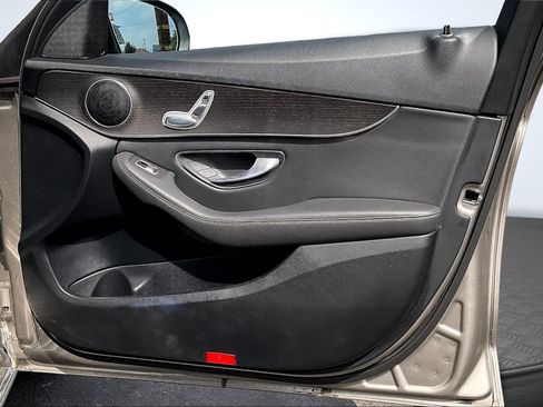 Used 2019 Mercedes-Benz C 300 Sedan image 24