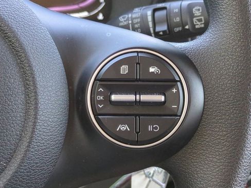 Used 2023 Kia Soul LX image 22