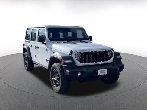 Used 2025 Jeep Wrangler Sport S image 3