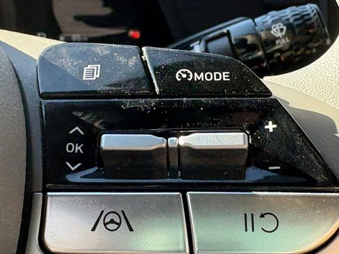 Used 2023 Hyundai Elantra SEL FWD image 15