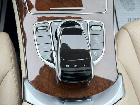 Used 2019 Mercedes-Benz GLC 300 4MATIC image 26