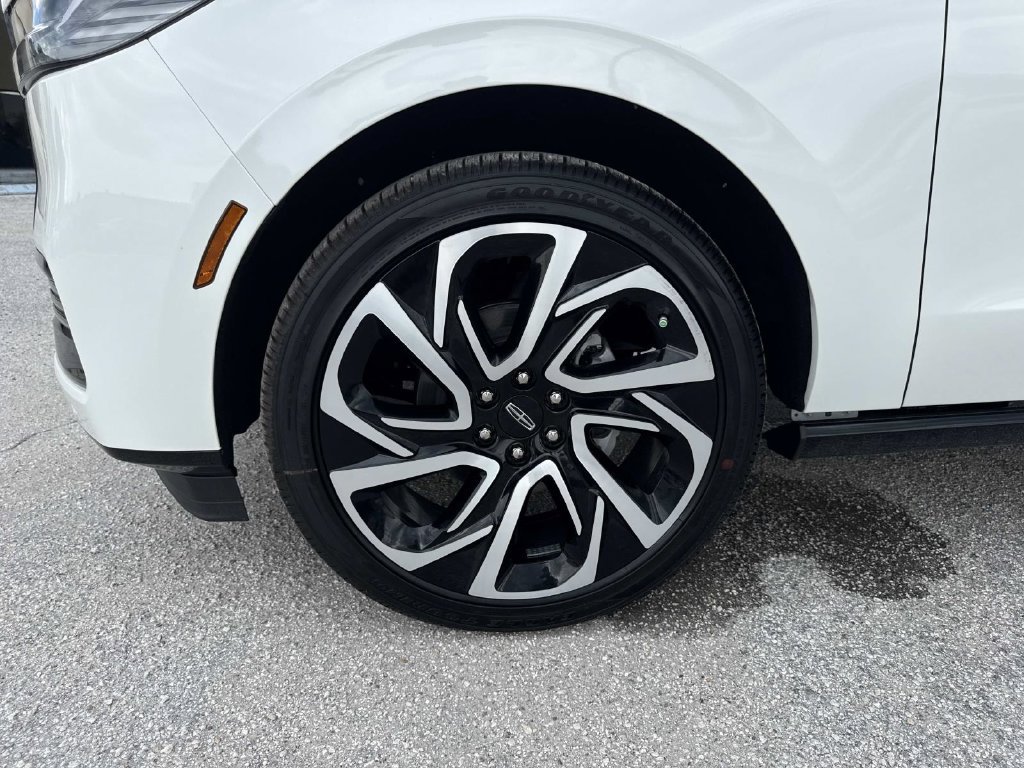 New 2026 Lincoln Navigator Black Label AWD/4WD image 10