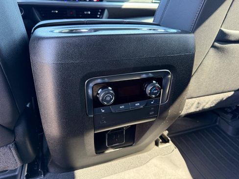 Used 2025 Chevrolet Tahoe RST w/ Comfort Package AWD/4WD image 29
