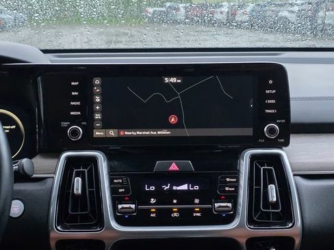 Certified 2023 Kia Sorento SX Prestige AWD/4WD image 24