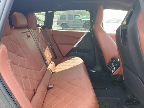 Used 2024 BMW iX xDrive50 w/ Premium Package AWD/4WD image 9