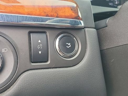 Used 2015 Lincoln MKS FWD image 26