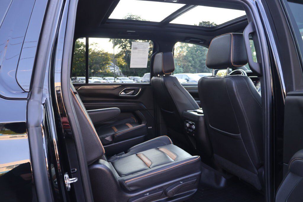 Used 2023 GMC Yukon XL AT4 w/ AT4 Premium Package AWD/4WD image 21