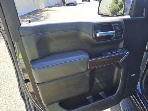 Used 2022 GMC Sierra 1500 SLT w/ SLT Premium Plus Package AWD/4WD image 6