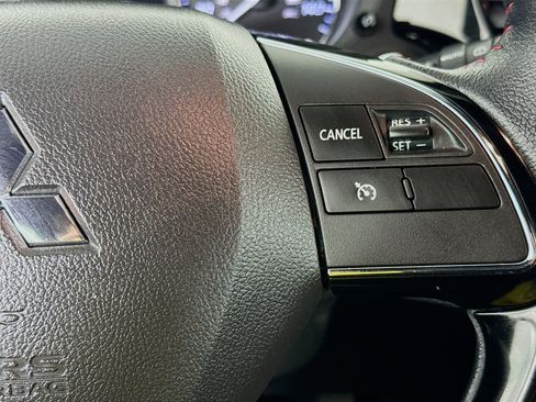 Used 2020 Mitsubishi Outlander LE image 14