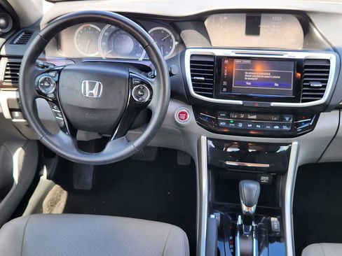 Used 2017 Honda Accord EX-L image 26