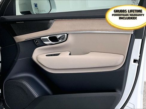 New 2026 Volvo XC90 T8 Plus w/ Protection Package Premier image 20