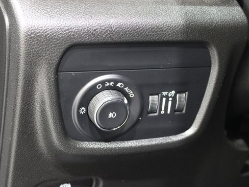 Used 2023 Jeep Grand Cherokee L Limited w/ Black Appearance Package AWD/4WD image 8