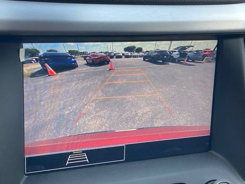 Used 2022 GMC Acadia SLE w/ Driver Convenience Package FWD image 25