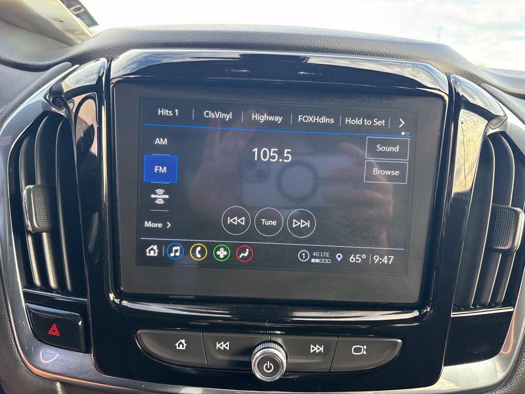 Used 2023 Chevrolet Traverse LT FWD image 21