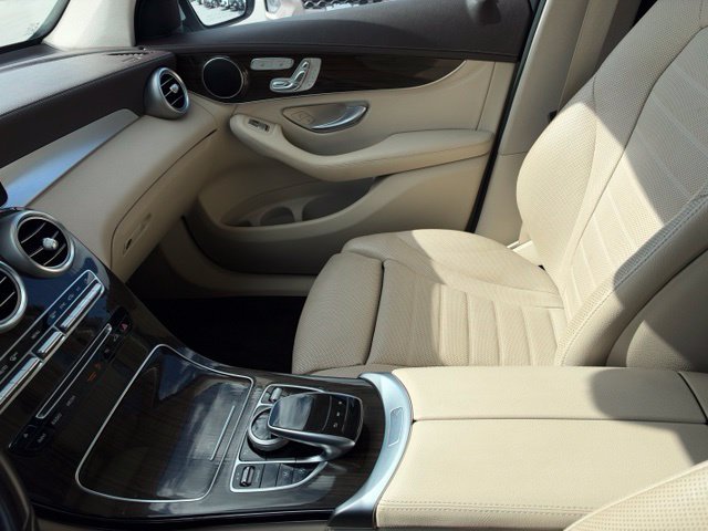 Used 2018 Mercedes-Benz GLC 300 4MATIC image 28