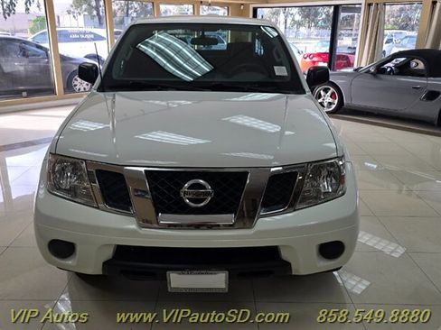 Used 2014 Nissan Frontier S image 2
