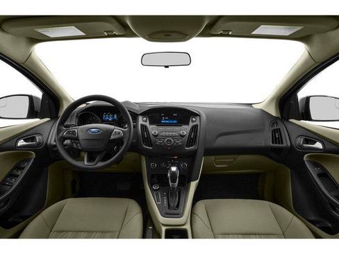Used 2018 Ford Focus SEL w/ Cold Weather Package FWD image 5