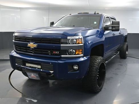 Used 2016 Chevrolet Silverado 2500 LT w/ LT Convenience Package image 12