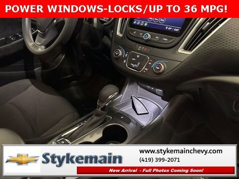 Used 2024 Chevrolet Malibu LS image 11