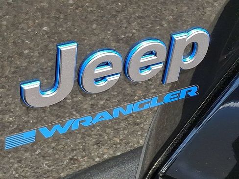 Used 2024 Jeep Wrangler High Altitude AWD/4WD image 30