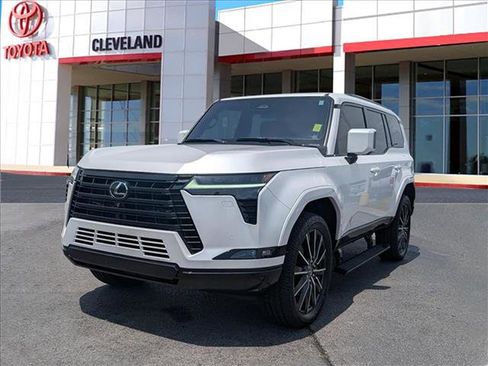 Used 2024 Lexus GX 550 w/ Accessory Package (2T) AWD/4WD image 5
