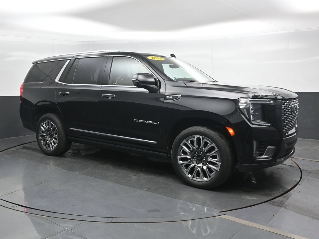 Used 2023 GMC Yukon Denali Ultimate w/ LPO, Floor Liner Package AWD/4WD image 4