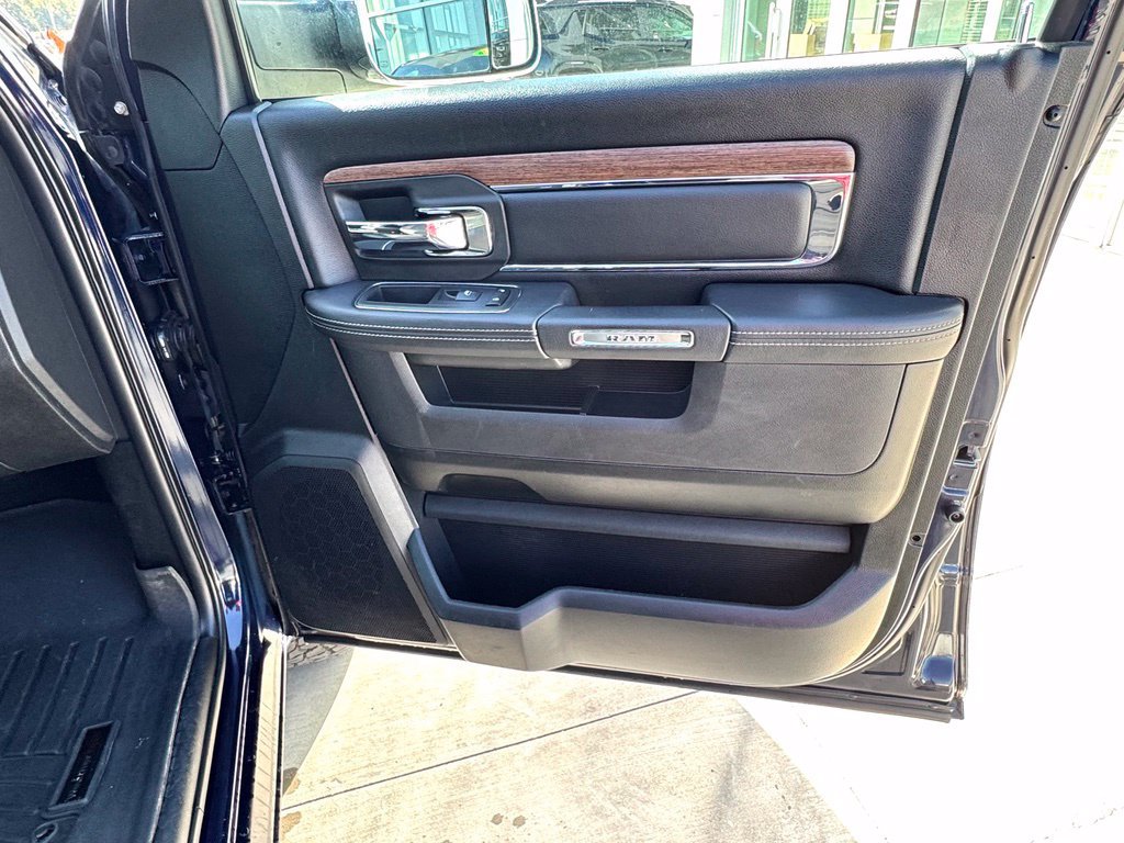 Used 2018 RAM 1500 Laramie w/ Convenience Group AWD/4WD image 28