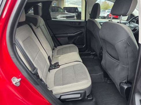 Used 2022 Ford Escape SE w/ SE Sport Appearance Package image 23