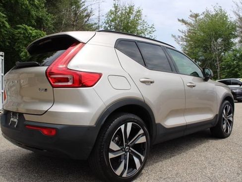 Certified 2023 Volvo XC40 B5 Ultimate w/ Climate Package AWD/4WD image 10
