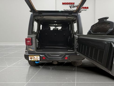 Used 2021 Jeep Wrangler Unlimited Rubicon 4xe w/ Dual Top Group image 17