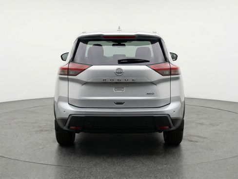 Used 2025 Nissan Rogue SV image 7