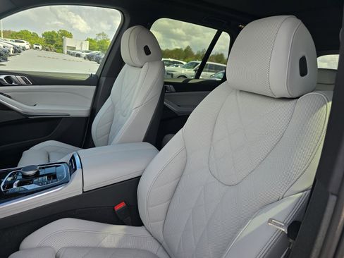 New 2026 BMW X5 sDrive40i w/ Premium Package RWD image 14