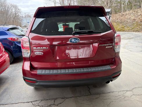 Used 2017 Subaru Forester 2.5i Touring image 4