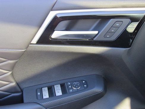 New 2026 Mitsubishi Outlander SEL FWD image 11