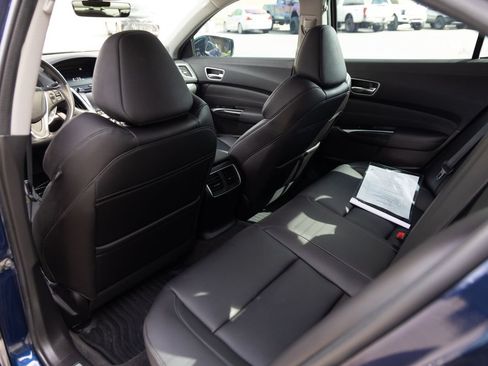 Used 2018 Acura TLX FWD image 15