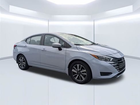 Used 2025 Nissan Versa SV w/ Trunk Package FWD image 2