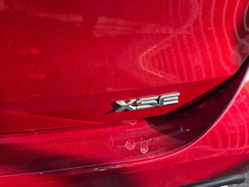 Used 2021 Toyota Highlander XSE FWD image 8