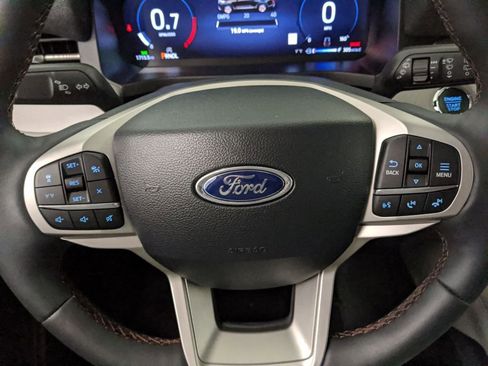 New 2025 Ford Explorer Active w/ Active Comfort Package image 17