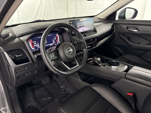 Used 2024 Nissan Rogue SL w/ SL Premium Package FWD image 4